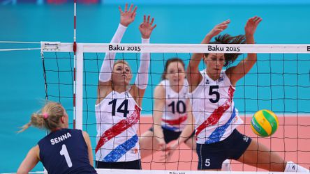 Topvolleybalsters doen boekje open over pijnlijke lichaamsdelen: 'Dan ben ik blij met een vrouwelijke fysio'