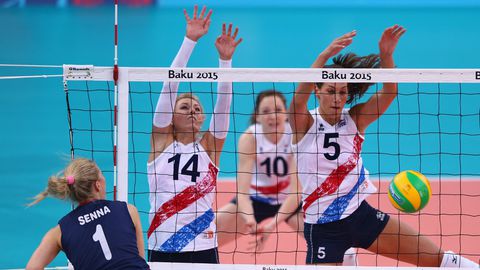 Topvolleybalsters doen boekje open over pijnlijke lichaamsdelen: 'Dan ben ik blij met een vrouwelijke fysio'