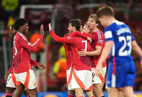 Manchester United doet PSV en Feyenoord pijn in onderlinge strijd om Champions League-tickets