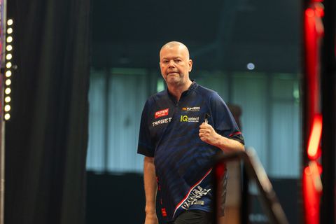 Topdarter Raymond van Barneveld verwelkomt wereldkampioen: 'Nog meer records breken'