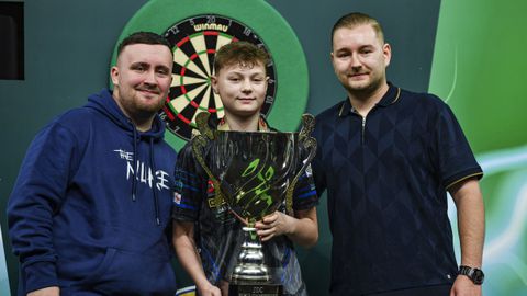 Is nieuwe Luke Littler een dertienjarige Belg? 'Er komen ook nog meisjes en feestjes'