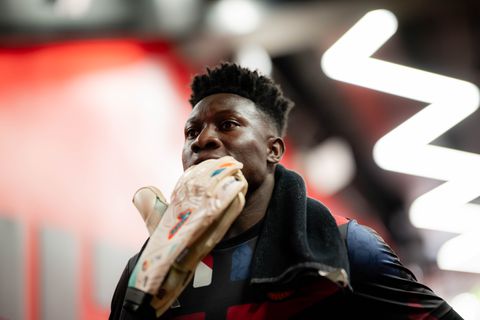 Oud-Ajacied maakt ook buiten het veld een pijnlijke en kostbare fout