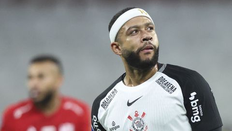 Memphis Depay komt maar moeilijk in slaap en heeft speciale boodschap: 'Mijn lifestyle is soms een waas'