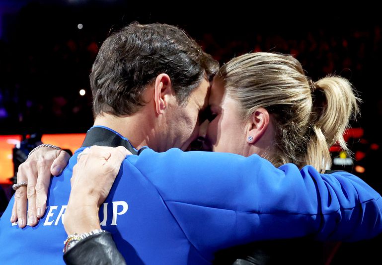 Tennisicoon Roger Federer nam huilend afscheid door zijn vrouw en Rafael Nadal: 'Zoveel emoties en herinneringen'