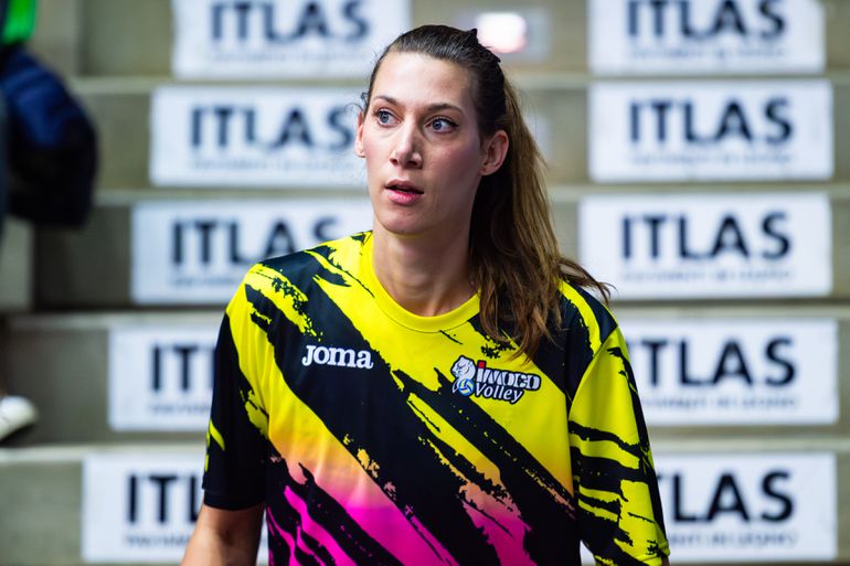 Veel reacties van moeders na openbaring van zwanger volleybalicoon: 'Ik vind het best wel intiem'