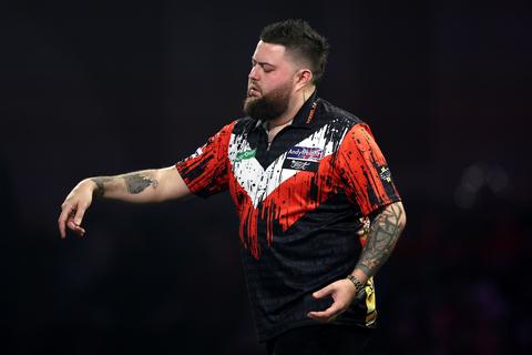 Oud-wereldkampioen darts verlangt terug naar bijzondere periode: 'Zo goed heb ik me nooit gevoeld én uitgezien'