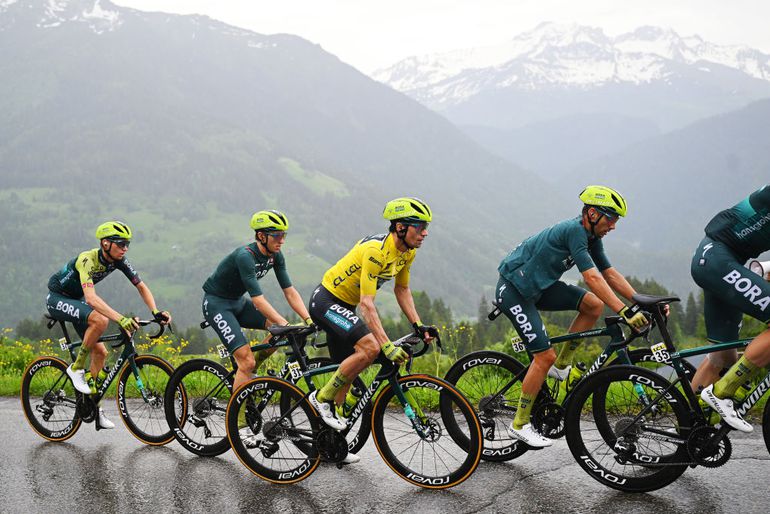 Primoz Roglic wint Critérium du Dauphiné; eerste eindzege sinds transfer