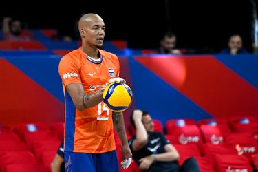 Spelen verdwijnen uit zicht voor Nederlandse volleyballers na verlies tegen Italië