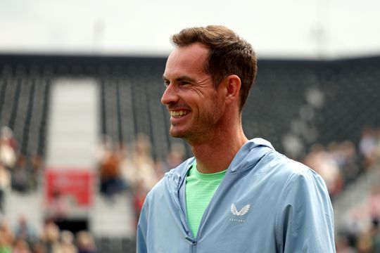 Ex-toptennisser Andy Murray verrast met eigen arena: 'Fantastische wedstrijden gespeeld'