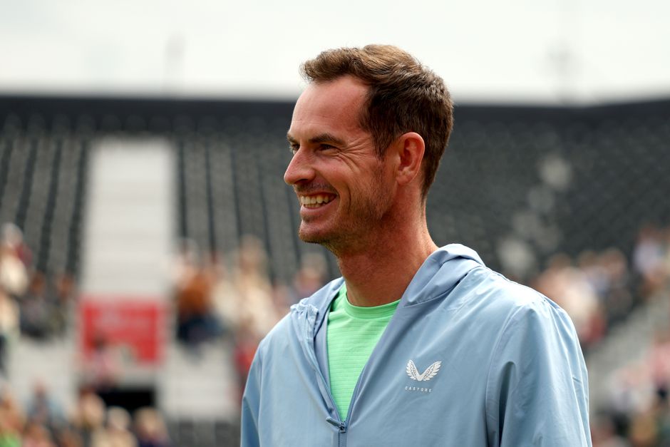 Ex-toptennisser Andy Murray verrast met eigen arena: 'Fantastische wedstrijden gespeeld'