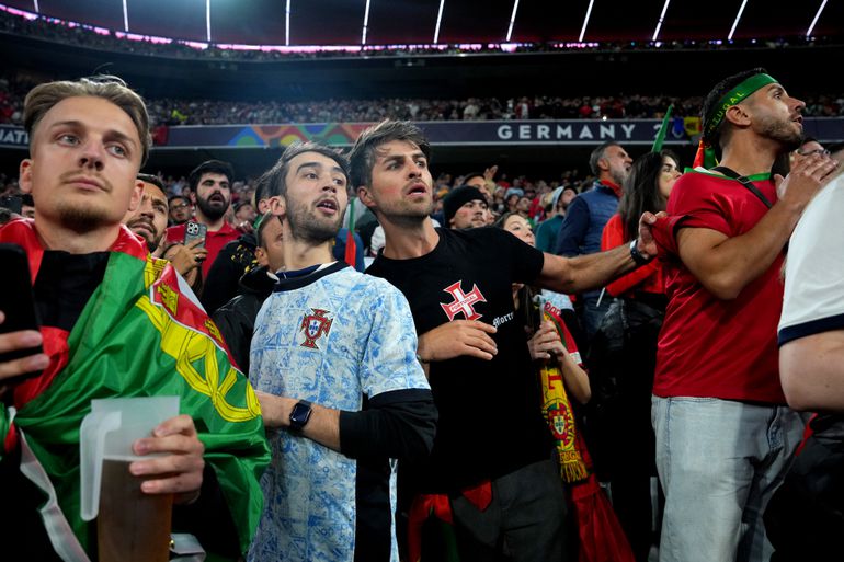 Man overlijdt na val van acht meter bij Nations League-finale tussen Portugal en Spanje