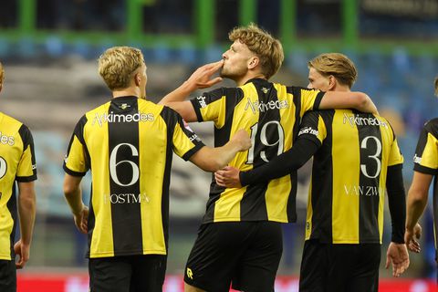 Vitesse komt met 'meer zekerheid' en spreekt dankbaarheid uit: 'Juist op dit moment'