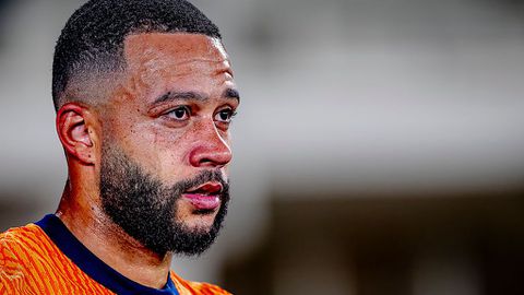 Vraagtekens bij opvallende actie van Memphis Depay: 'Dat vond ik irritant'