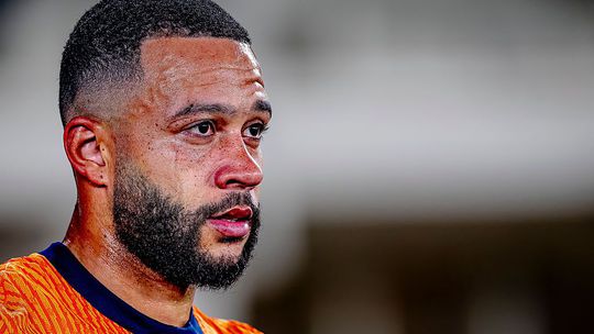 Vraagtekens bij opvallende actie van Memphis Depay: 'Dat vond ik irritant'
