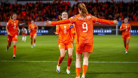 Oranje Leeuwin (24) deelt 'héél speciaal' moment met familie na zwaar jaar: 'Je doet het ook voor hen'