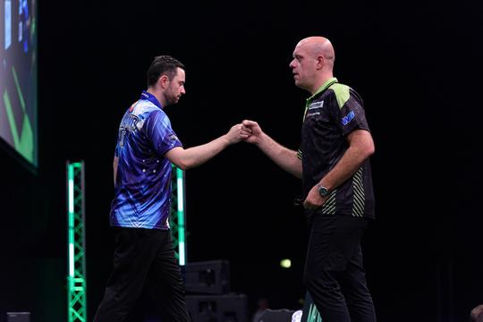 Klagende darters Michael van Gerwen en Luke Humphries pakken de aandacht: 'En dan zo'n laf statement...'