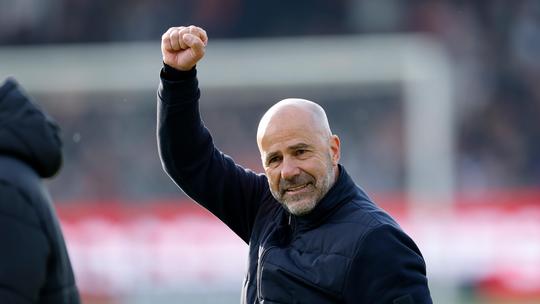 PSV-trainer Peter Bosz (62) geïrriteerd door vragen over baan als bondscoach van Oranje
