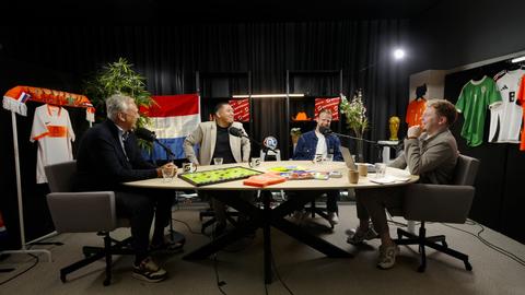 Spitsendiscussie bij Oranje laait op richting WK voetbal: 'Je hebt meer aan Donyell Malen dan Memphis Depay'