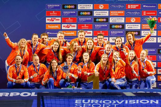 Wanneer, waar en tegen wie spelen de Nederlandse waterpolosters op de Olympische Spelen in Parijs