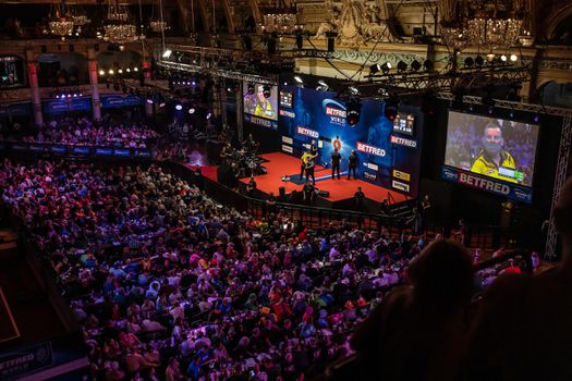 Engeland zit Nederlanders ook in het darten dwars: speelschema World Matchplay overhoop vanwege finale EK