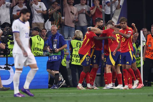 Spanje eerste finalist EK na overwinning op Frankrijk en falende Kylian Mbappé