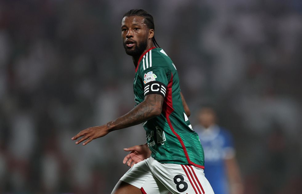 Nederlandse topvoetballer onder vuur in Suriname door miljoenenvilla: 'Wij zitten opgescheept met el