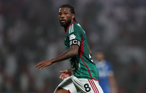 Nederlandse topvoetballer onder vuur in Suriname door miljoenenvilla: 'Wij zitten opgescheept met ellende'