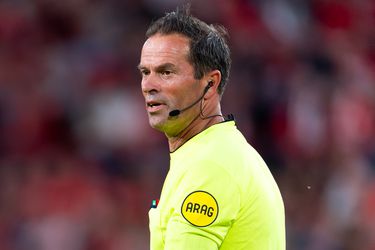 Arbiter Bas Nijhuis krijgt wind van voren na grote fouten: 'Dat moeten we aanpakken'