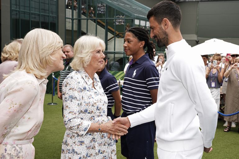 Tennislegende Novak Djokovic krijgt lieve boodschap van bijzondere toeschouwer: buitenlandse media pakken groot uit