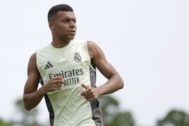 Real Madrid wéér getroffen door problemen in vliegtuig, na eerdere onwelwording van Kylian Mbappé