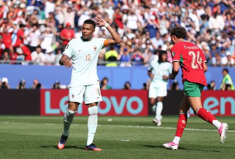 Chaos bij Frankrijk - Marokko: boze Kylian Mbappé haalt verhaal na dramatisch moment