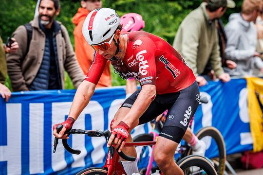 Nederlands kampioen snapt niets van opvallend Tour-incident: 'Ik zou graag nog even met ze spreken'