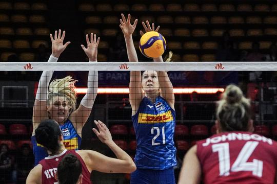 Nederlandse volleybalsters laten zich zien en hebben kwartfinales Nations League binnen handbereik