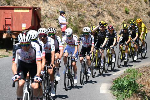Live Tour de France | Spektakel op de Tourmalet: Tadej Pogacar lost Jonas Vingegaard