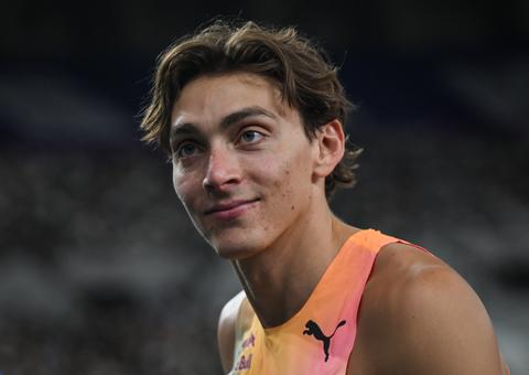 Flinke kritiek van atletiekfenomeen Armand Duplantis op veelbesproken besluit: 'Het wordt alleen maar erger'