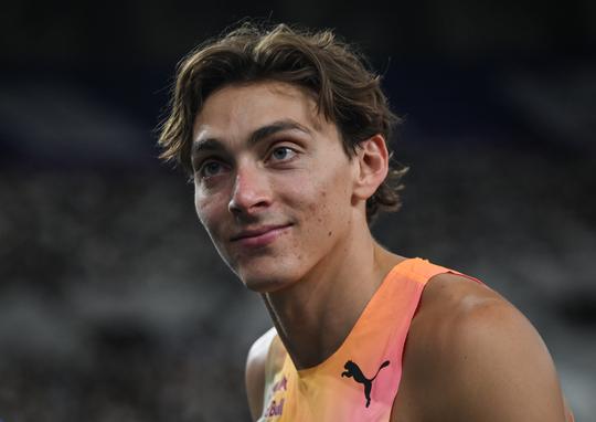 Flinke kritiek van atletiekfenomeen Armand Duplantis op veelbesproken besluit: 'Het wordt alleen maar erger'