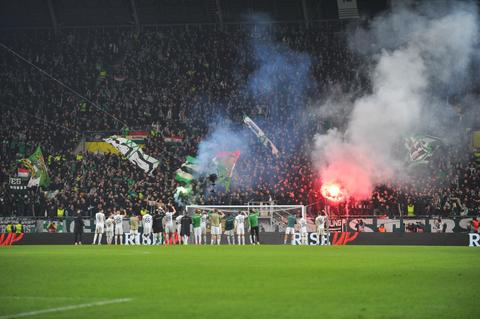 Chaos in Europa League-kwalificatie: Ajax en FC Twente kijken aandachtig naar duel