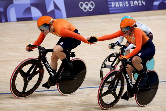 Nederlandse baanwielrensters zorgen voor sensationele olympische medaille tijdens koppelkoers