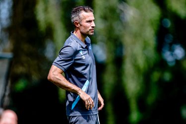 Frans Hoek heeft bewondering voor dappere beslissing van Robin van Persie: 'Niet gebruikelijk, wel logisch'