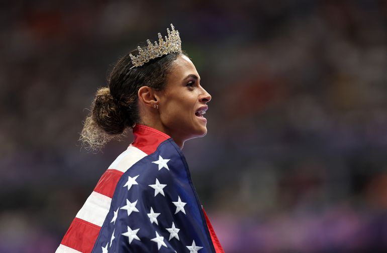 Grote rivaal Sydney McLaughlin-Levrone waarschuwt Femke Bol over tijd onder 50 seconden: 'Dat houdt me scherp'