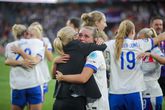 Ella Toone en Sarina Wiegman ©Getty Images