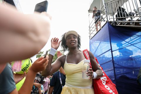 Tennislegende Serena Williams hielp zus Venus aan verloofde: 'Ze is dol op mijn gehaktballetjes'