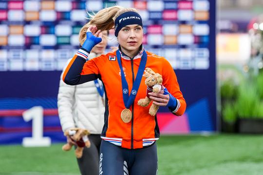 Topschaatsster Joy Beune wacht op aanzoek van Kjeld Nuis: 'Liever vandaag dan morgen'