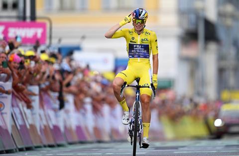 Dit is het totale prijzengeld voor Demi Vollering in Tour de France Femmes: bedrag veel lager dan bij de mannen