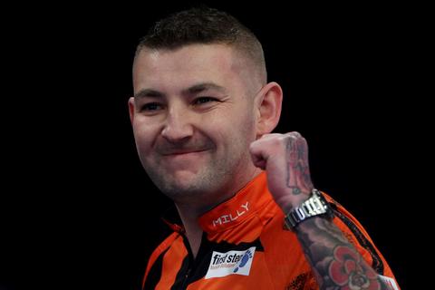 Topdarter Nathan Aspinall beleeft onvergetelijke dag: tal van grote namen ook aanwezig