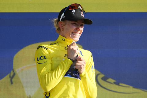 Live Tour de France Femmes | Demi Vollering verdedigt minieme voorsprong op getergde rivale in zware slotetappe