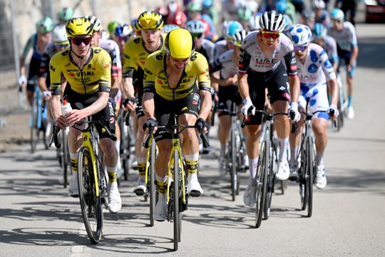 Rodetruidrager Jonas Vingegaard begint met heel slecht nieuws aan laatste week Vuelta