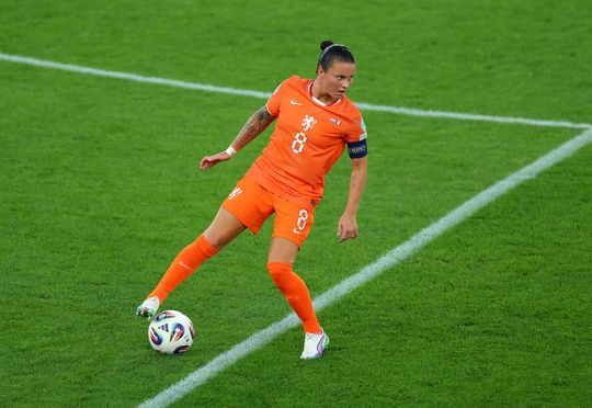 Kwetsbare Oranje Leeuwin deelt krachtige boodschap: 'Het betekent dat je voelt, breekt, huilt...'