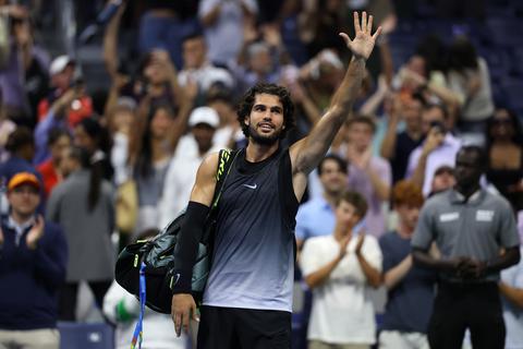 Carlos Alcaraz verklaart grote glimlach na nachtelijke nederlaag op US Open: 'Precies wat ik nodig had'