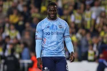 Definitief: Mario Balotelli keert terug in de Serie A en is eindelijk weer profvoetballer